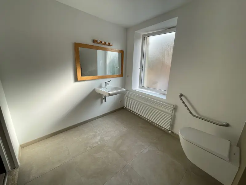 800 evm plomberie installation de salle de bain et sanitaires PMR2